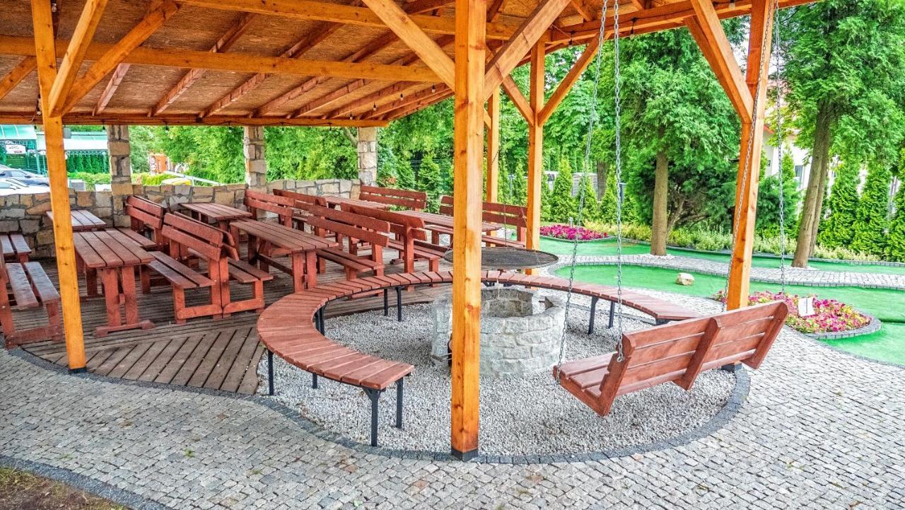Hotel Senator Konferencje & Spa Starachowice Exteriör bild