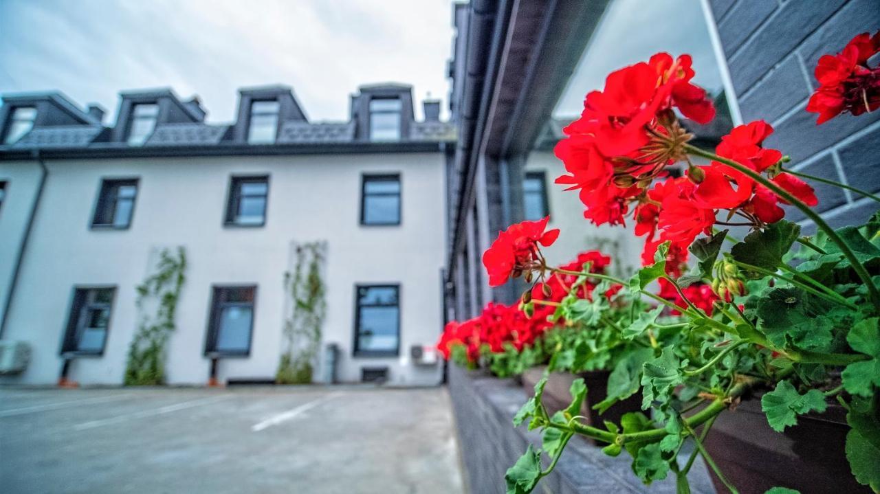 Hotel Senator Konferencje & Spa Starachowice Exteriör bild