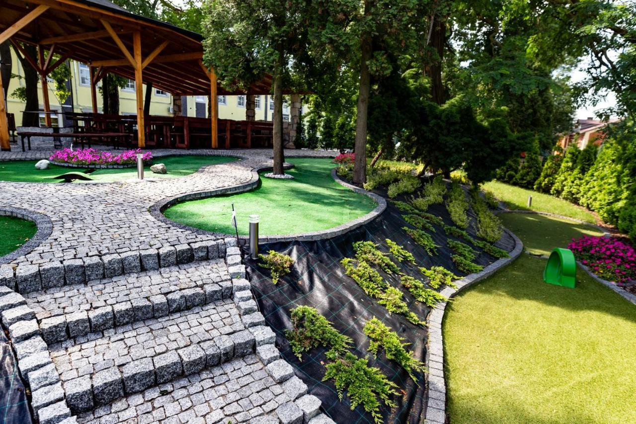 Hotel Senator Konferencje & Spa Starachowice Exteriör bild