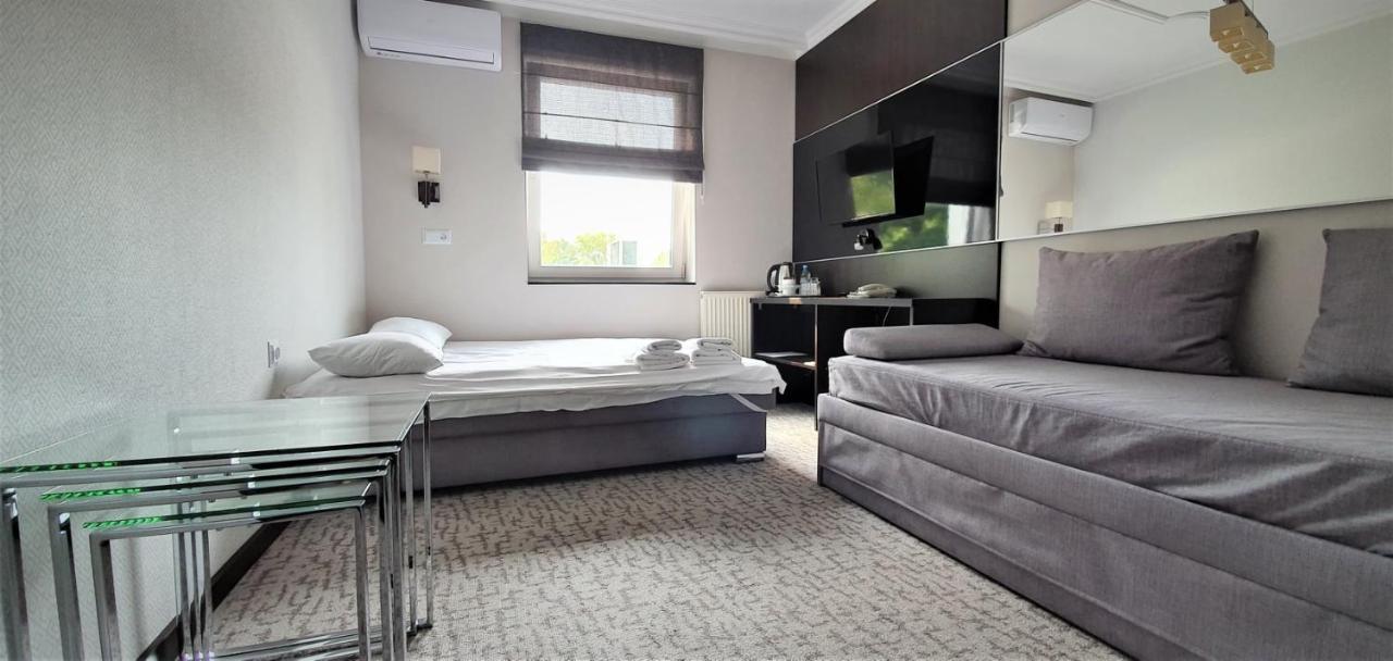 Hotel Senator Konferencje & Spa Starachowice Exteriör bild