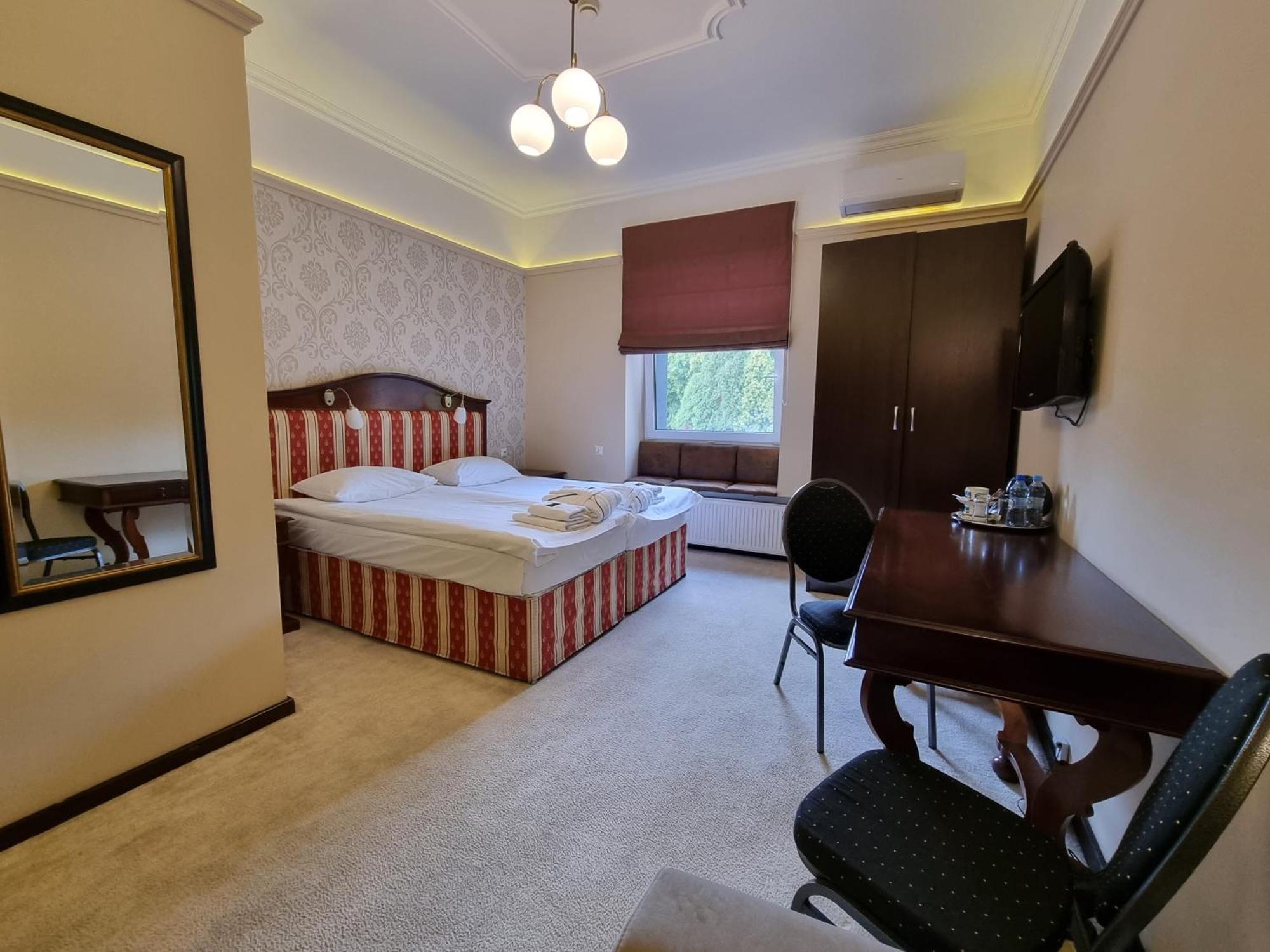 Hotel Senator Konferencje & Spa Starachowice Exteriör bild